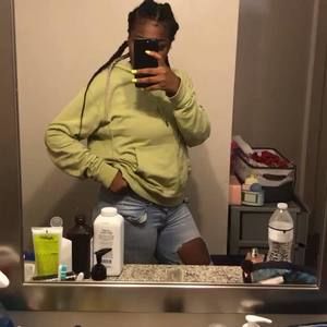 Meet your Posher, Nakia